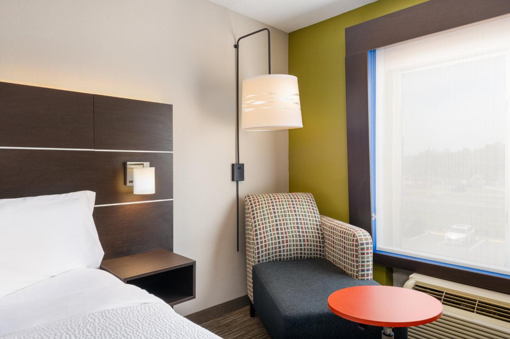 Holiday Inn Express - Spring Hill By Ihg Esterno foto