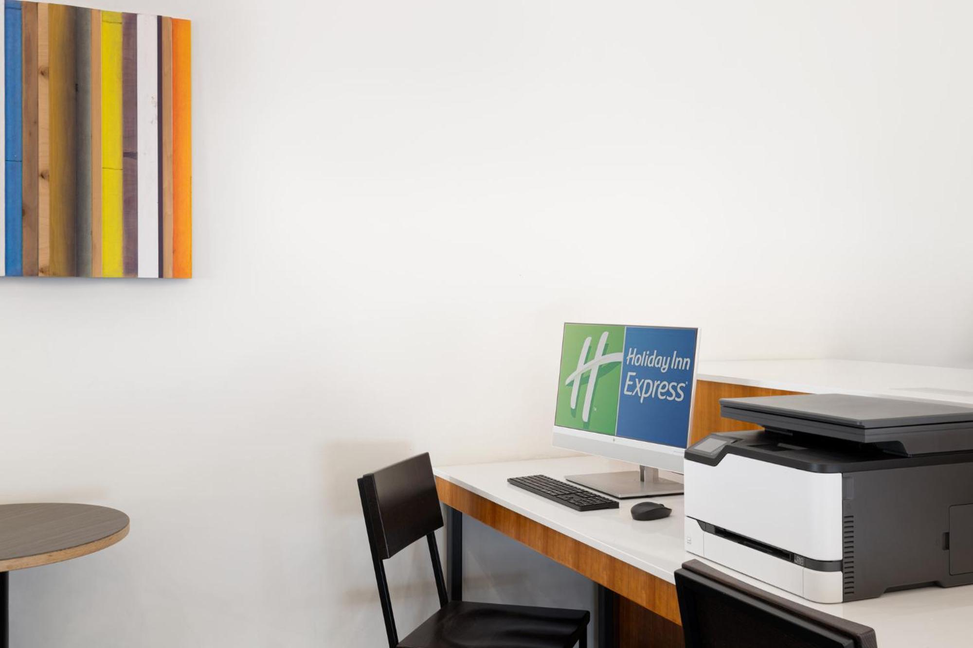 Holiday Inn Express - Spring Hill By Ihg Esterno foto